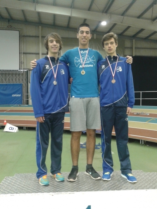 Eduardo Encarnao (ao centro)