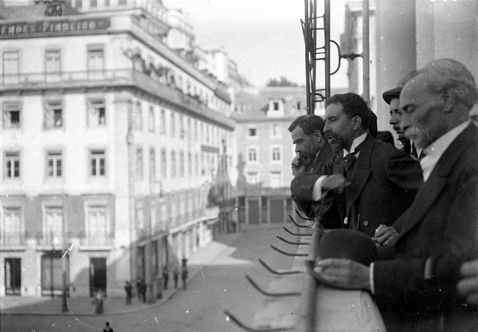 Jos Relvas da varanda na Cmara de Lisboa