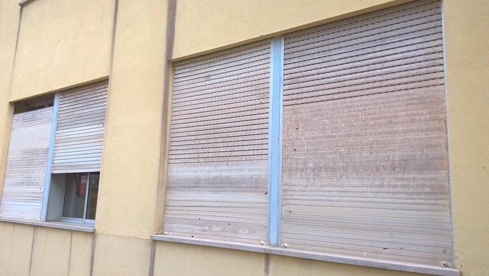 Aparncia dos estores na Escola Secundria de Alcanena (Foto: Elizabete Bairreiro)