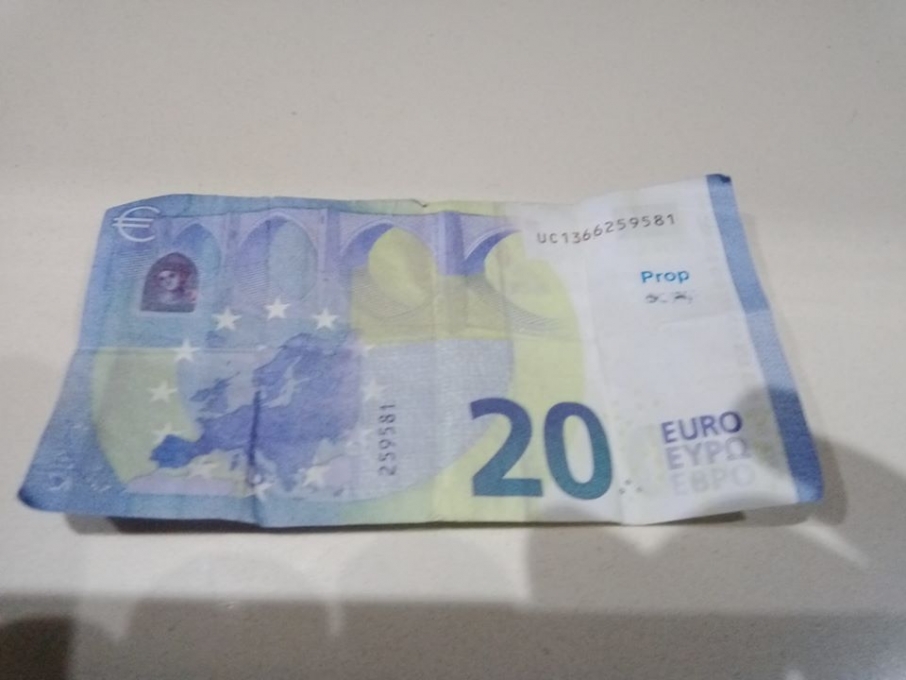 Foto: Nota falsa entregue a Nazar Costa